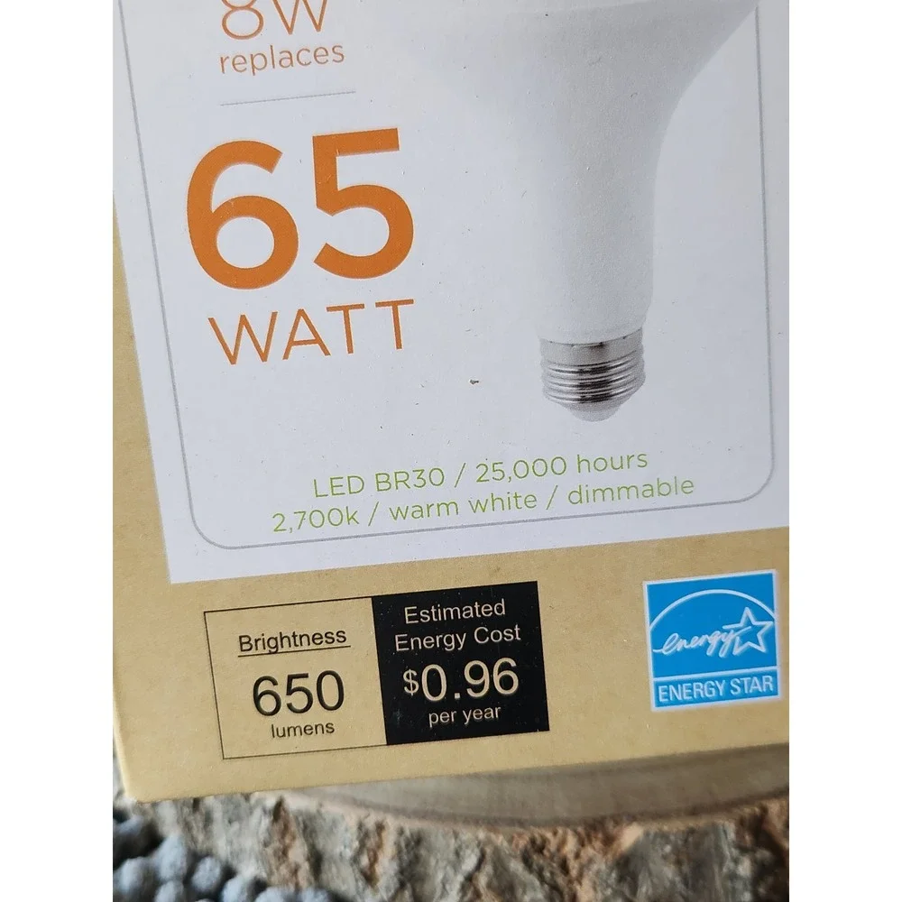 NewLeaf LED 2700K Warm White Flood Light Bulb 8 Watt 25K Hours‎ dimmable BR30 8w